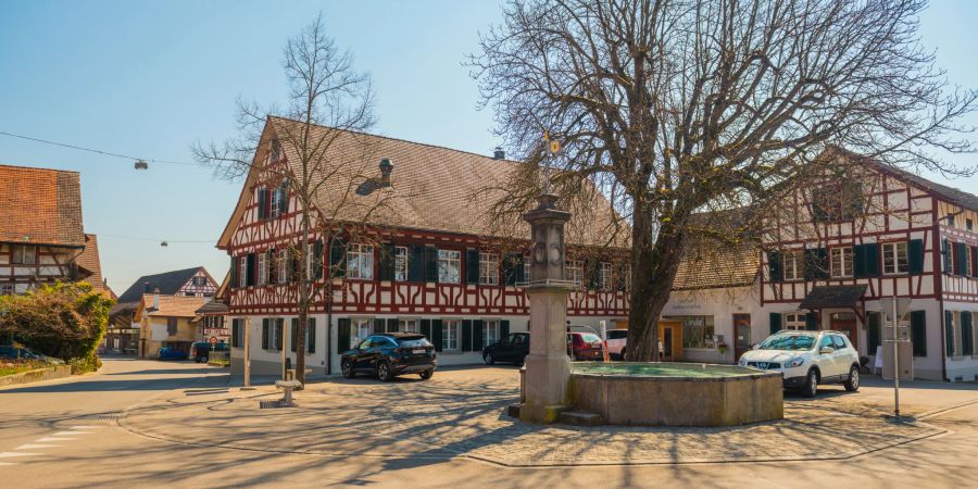 Das Ortszentrum von Oberstammheim im Zürcher Weinland.