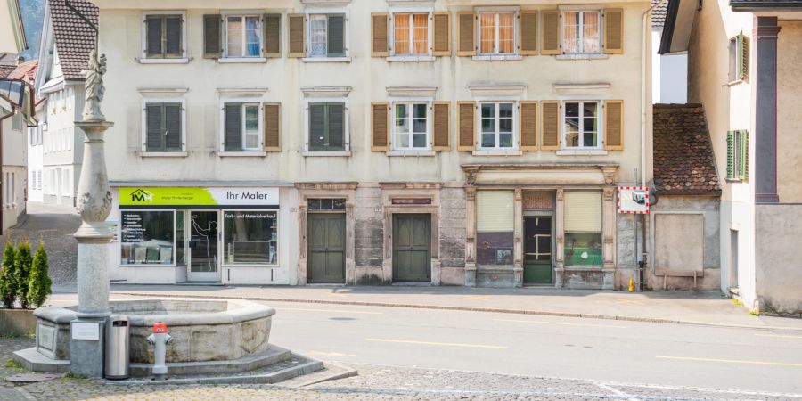 Der Dorfbrunnen an der Gotthardstrasse in Arth.
