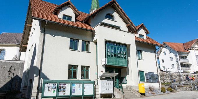 Die Gemeindeverwaltung Hasle LU am Dorf 15. Die Gemeindeverwaltung Hasle LU am Dorf 15.