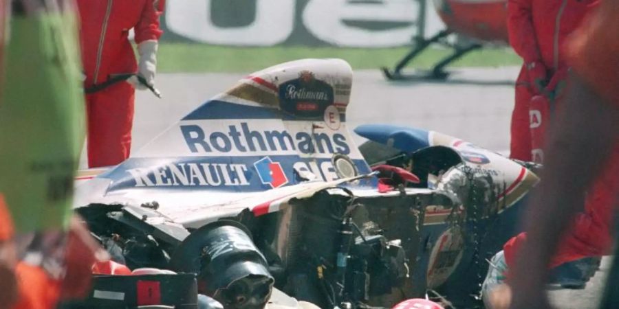 Das Wrack des verunglückten brasilianischen Formel 1-Piloten Ayrton Senna, der bei dem Unfall 1994 starb. Foto: Afp/dpa