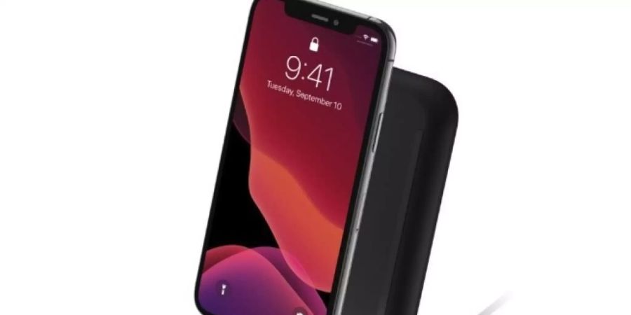 Diese Ladestation für Smartphones ist nicht sicher und könnte zu brennen beginnen oder Benutzern Stromschläge versetzen.