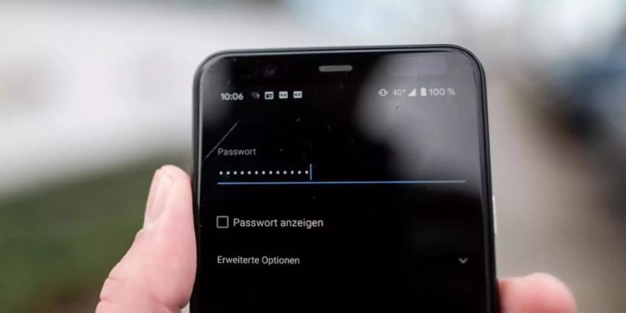 Der Bundesrat hat die geplanten höheren Hürden für den staatlichen Zugriff auf persönliche Daten von Handy- und Internetnutzern abgelehnt. Foto: Fabian Strauch/dpa/Archivbild