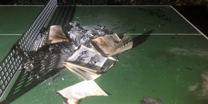 Zeugenaufruf zu Brandstiftung in Parkanlage. Zeugenaufruf zu Brandstiftung in Parkanlage