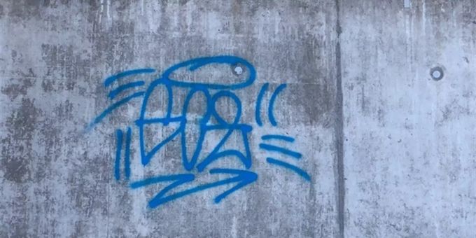 Sachbeschädigungen durch Sprayereien.
