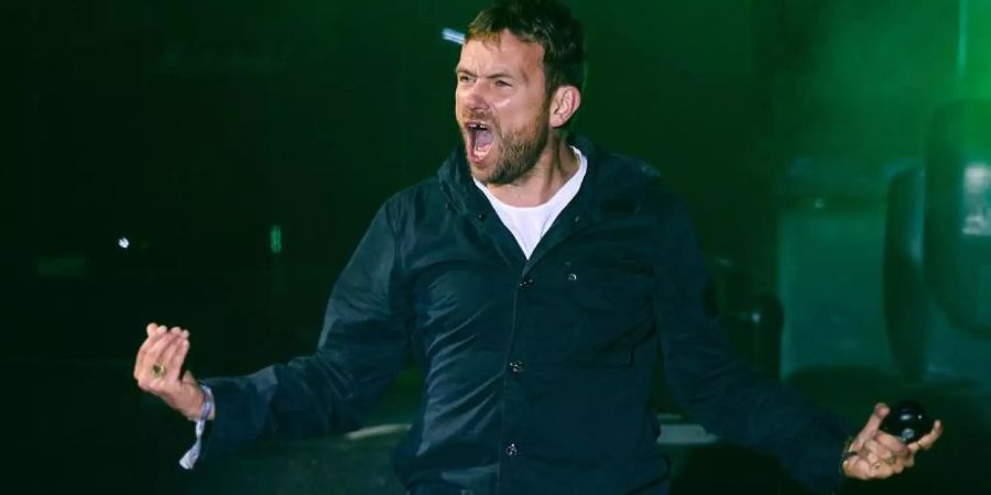 Damon Albarn, Sänger der britischen Popband Gorillaz, tritt 2018 in der Schweiz auf. Foto: Anthony Anex/KEYSTONE/dpa