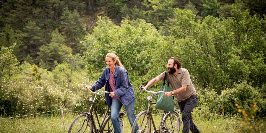 Charlotte (Sandrine Kiberlain) und Simon (Vincent Macaigne) - wohin führt sie ihre Affäre?