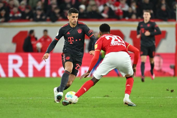 João Cancelo kann bei seinem Debüt bei den Bayern sogleich überzeugen. João Cancelo
