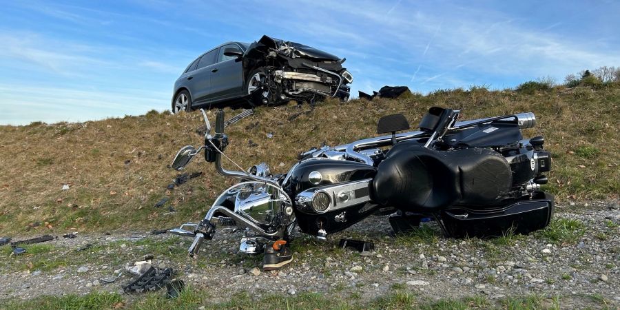 Hallwil: Motorradfahrer bei Frontalkollision schwer verletzt