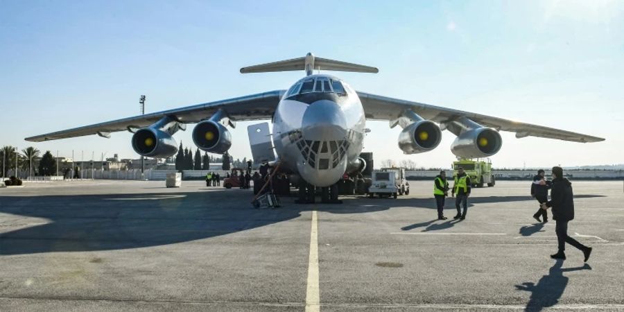 Saudiarabische Maschine mit Hilfsgütern in Aleppo