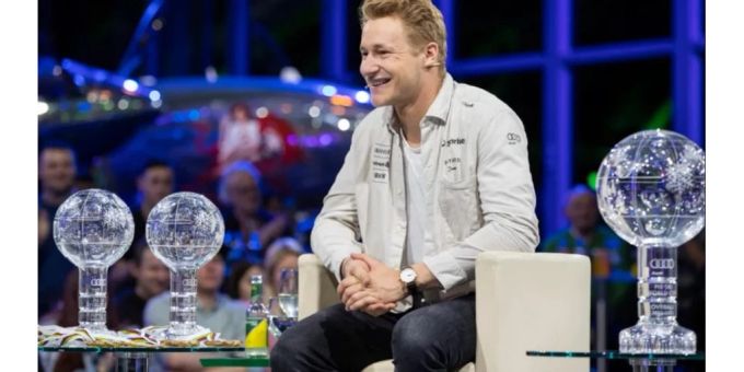 Marco Odermatt zu Gast in der Sendung «Sport und Talk aus dem Hangar-7» auf «Servus TV». Marco Odermatt