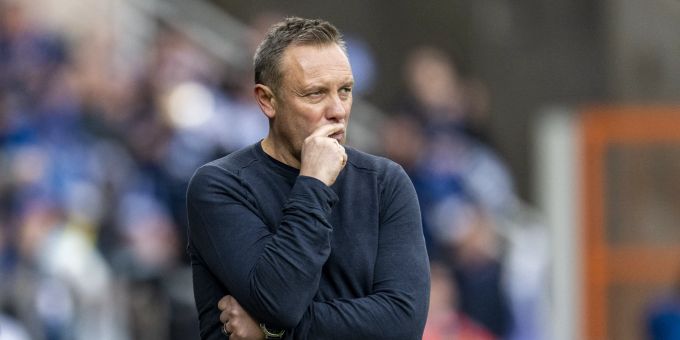 Der Trainer vom TSG 1899 Hoffenheim Andre Breitenreiter schaut nachdenklich. TSG 1899 Hoffenheim