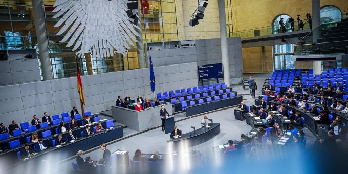 Eine Sitzung im Deutschen Bundestag. Eine Sitzung im Deutschen Bundestag.