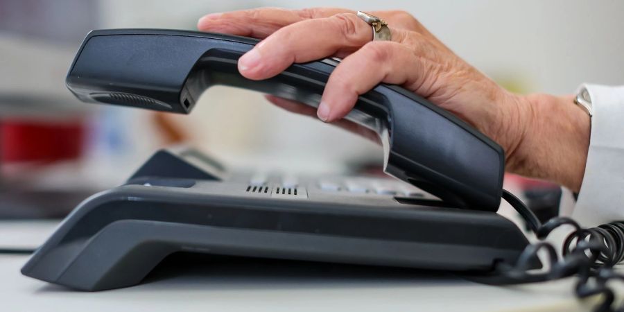 Ein grosser Teil der Anrufe bei der Telefonseelsorge dreht sich in diesem Jahr um das Thema Einsamkeit.