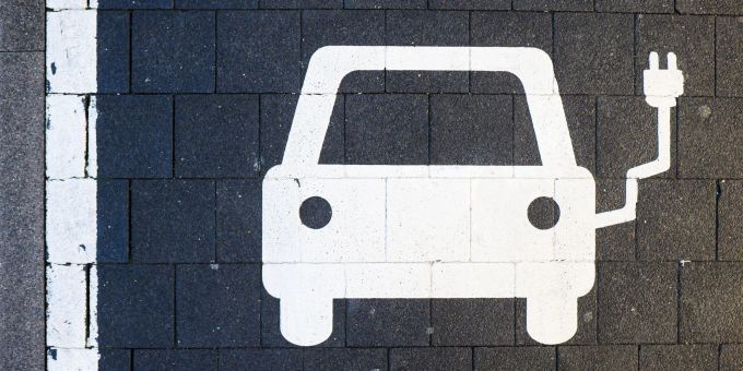 Berlin - Auch Parkplätze für E-Autos verursachen störenden Lärm