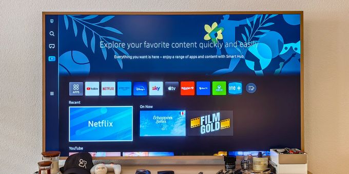 Auf dem Fernseher selbst liefert übrigens Samsungs Tizen als Interface eine reibungslose Erfahrung. Samsung The Frame