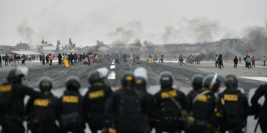 Protest auf Flughafen von Arequipa