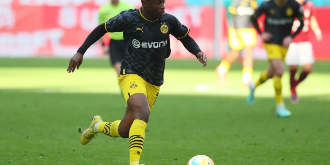 Der Vertrag von Youssoufa Moukoko beim BVB läuft im Sommer aus. Der Vertrag von Youssoufa Moukoko beim BVB läuft im Sommer aus.