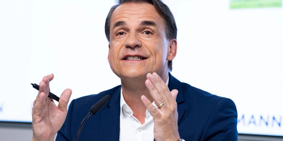 Bertelsmann-Vorstandsmitglied Markus Dohle, CEO von Penguin Random House, äussert sich bei der Bilanz-Pressekonferenz der Bertelsmann SE & Co. KGaA.)