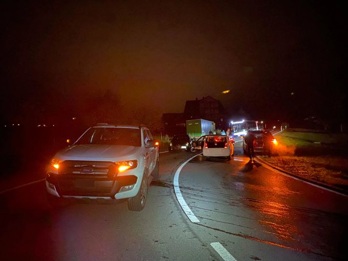Der Unfall ereignete sich auf der r Allenwindenstrasse. Zuger Polizei