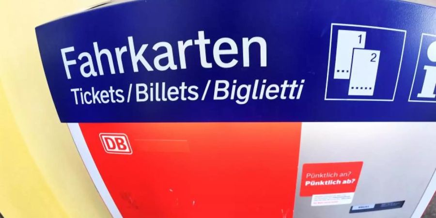 Vielerorts steigen die Fahrpreise für den Nahverkehr. Foto: Holger Hollemann