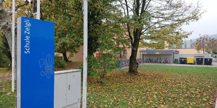 Das Schulhaus Zelgli in Schlieren.