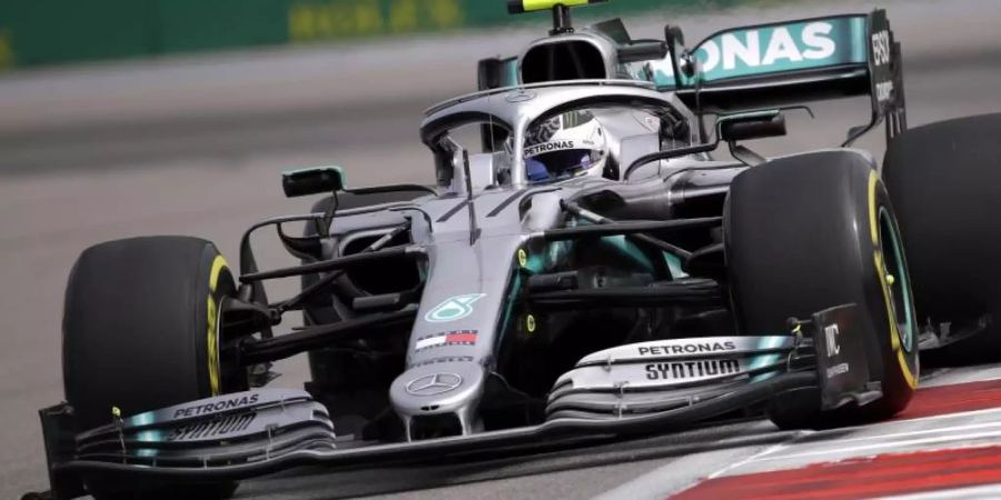 Schnellster beim ersten Training in Suzuka: Mercedes-Pilot Valtteri Bottas. Foto: Luca Bruno/AP/dpa