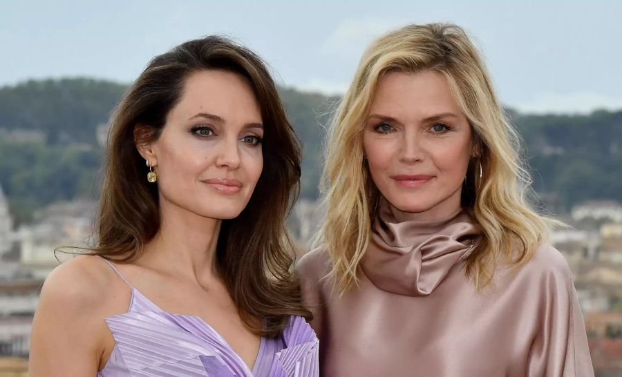 Angelina Jolie Michelle Pfeiffer