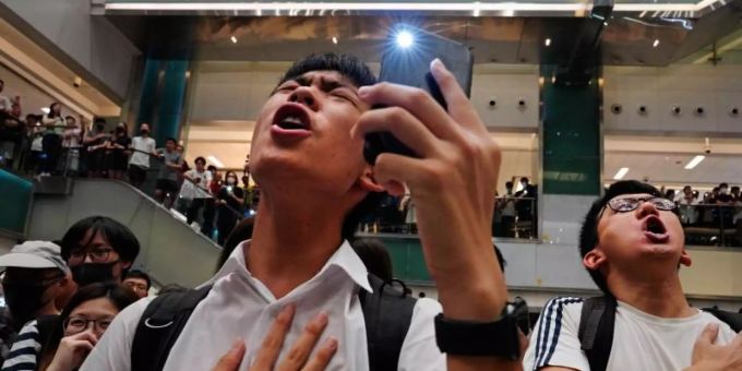 China hat Apple vorgeworfen, die Demonstranten in Hongkong zu unterstützen. Foto: Vincent Yu/AP/dpa hongkong apple