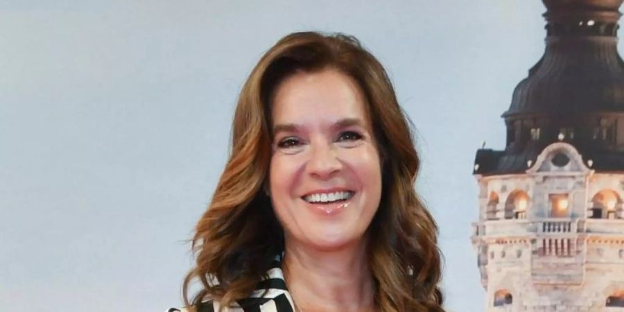 Katarina Witt fühlt sich durch ihre DDR-Vergangenheit freier und toleranter als viele Frauen im Westen. Foto: Jens Kalaene/zb/dpa