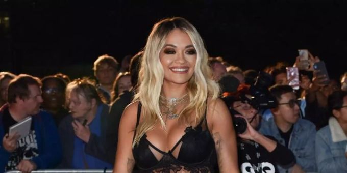 Unerkannt Shoppen - Rita Ora ist zu berühmt für normale Dinge
