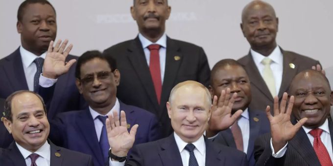 Waffenlieferungen - Russland will mit Afrika zusammen Terror bekämpfen