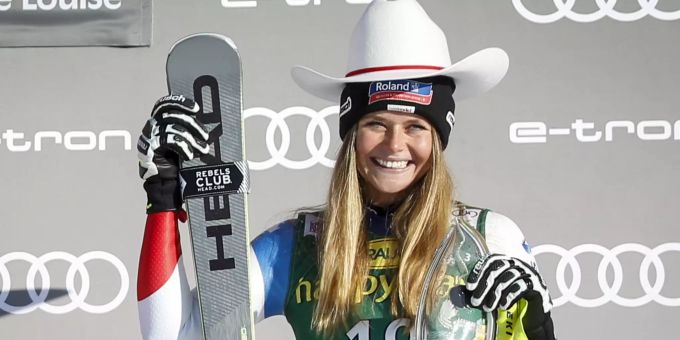 Corinne Suter nach dem dritten Platz vom Super G in Lake Louise. Corinne Suter