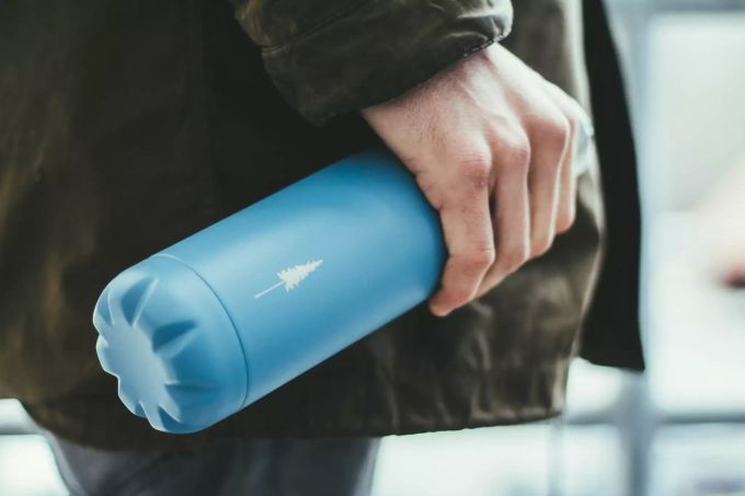 Auch die TreeBottle und viele weitere Accessoires finden sich im Webshop. NIKIN Produkt