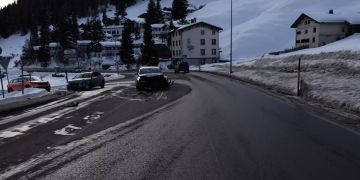 Heftige Kollision auf der Landwasserstrasse