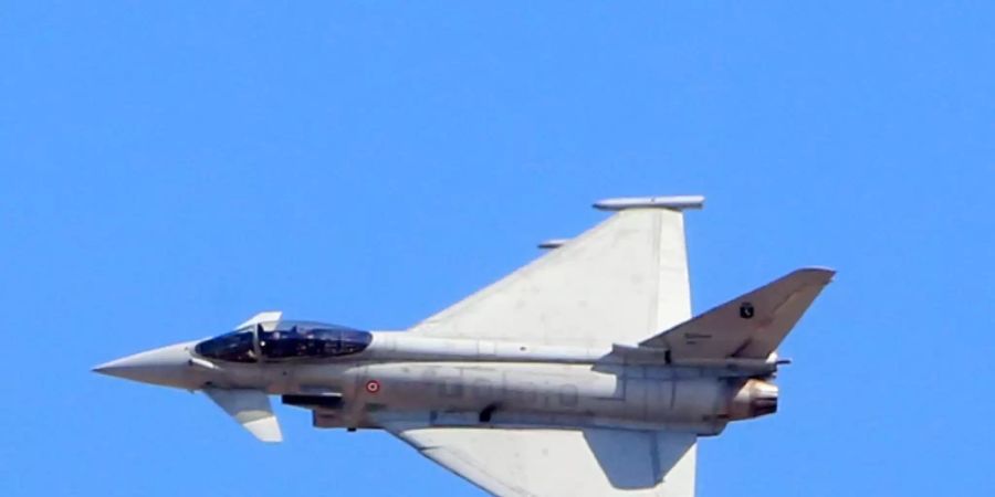 Ein Eurofighter im Flug