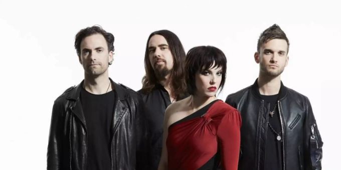 Die Ausnahme: Die US-Hardrocker Halestorm mit Frontfrau Lzzy Hale. Im November kommt die Band für vier weitere Konzerte nach Deutschland. Foto: WMG Die Ausnahme: Die US-Hardrocker Halestorm mit Frontfrau Lzzy Hale. Im November kommt die Band für vier weitere Konzerte nach Deutschland. Foto: WMG