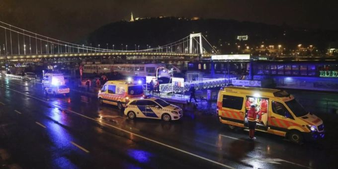 Der Unfall auf der Donau löste am Mittwochabend einen Grosseinsatz der Rettungskräfte aus. Budapest Donau Schiff