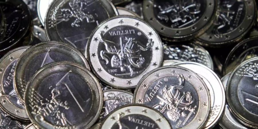 Neu geprägte litauische Euro-Münzen. Foto: Valda Kalnina/epa
