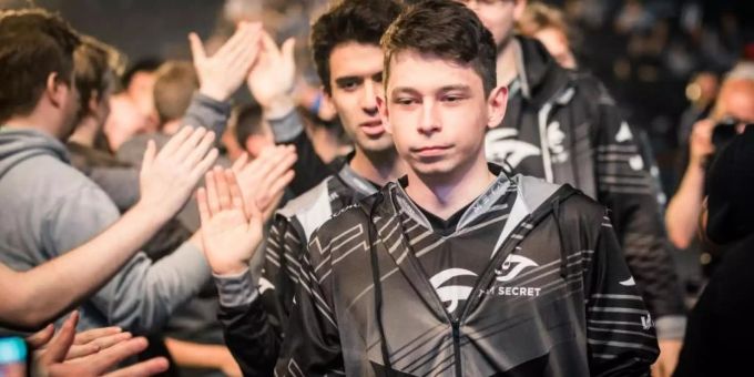 Team Secret mit ihrem polnischen Carry-Spieler Michal «Nisha» Jankowski sind am International 9 auf Kurs. dota 2