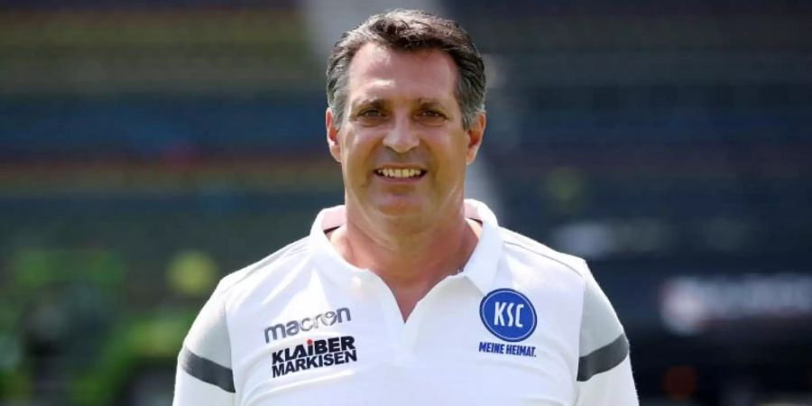 Fühlt sich beim Karlsruher SC gut aufgehoben: Trainer Alois Schwartz. Foto: Michael Deines