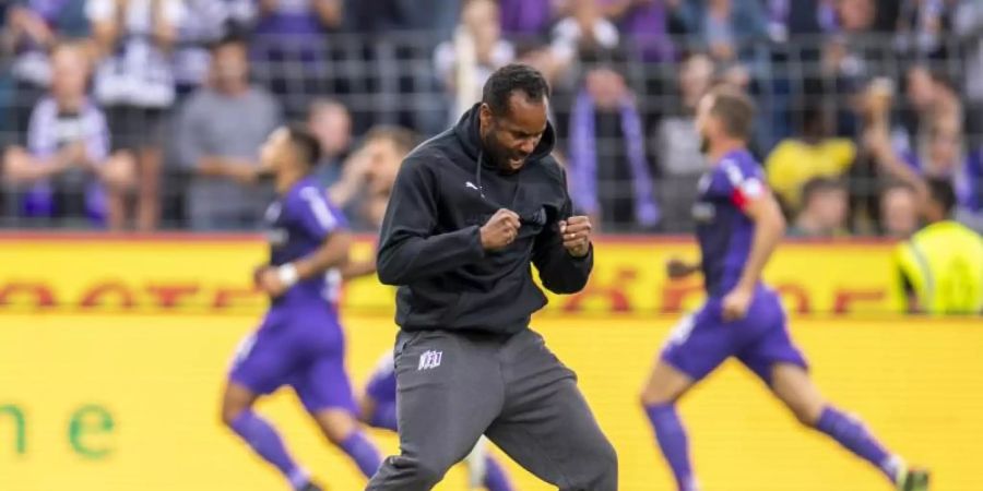 Hat seinen Vertrag in Osnabrück verlängert: Trainer Daniel Thioune. Foto: David Inderlied