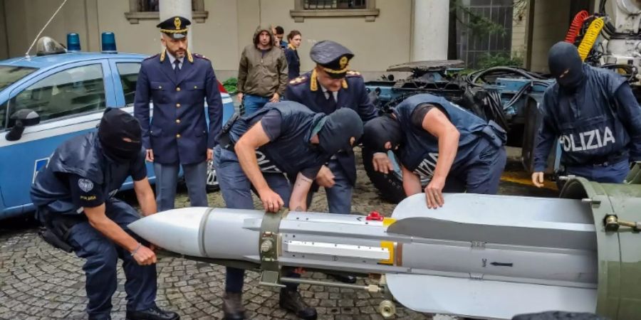 Polizei Italien Neonazi