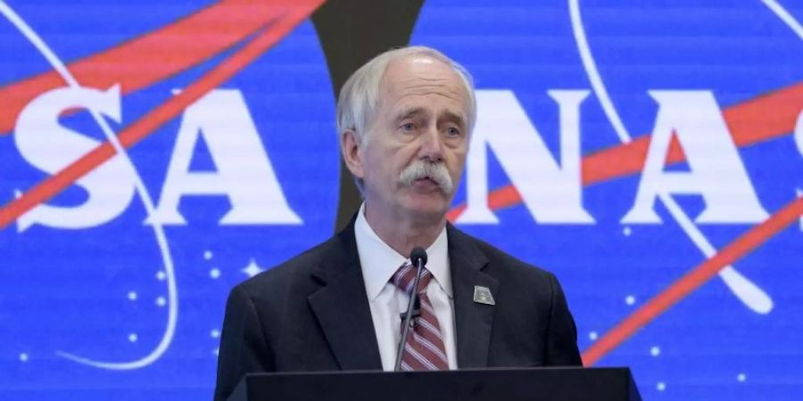 William Gerstenmaier, NASA-Direktor für bemannte Raumfahrt: Weltraumtouristen sollen ab 2020 wieder auf die Internationale Raumstation ISS fliegen können. Foto: Bill Ingalls/NASA/AP/