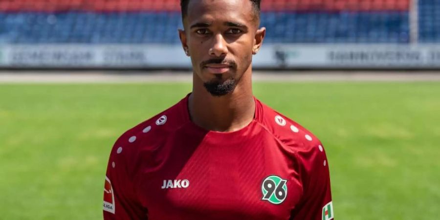Wechselt von Hannover nach Augsburg: Spieler Noah Joel Sarenren Bazee. Foto: Peter Steffen