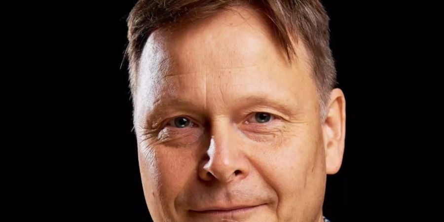 Kennt sich aus mit Sprichwörtern und Redensarten: Rolf-Bernhard Essig. Foto: -/Matthias Weinberger/dpa