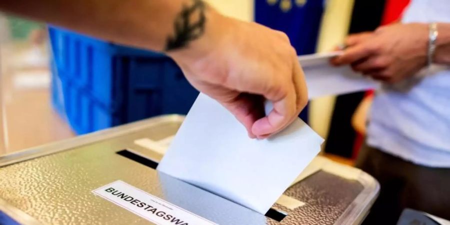 Die Themen rund um die grossen Sportereignisse haben in diesem Jahr die Anwenderinnen und Anwender der Suchmaschine Google besonders stark interessiert. Die Bundestagswahl landete bei den allgemeinen Suchbegriffen hinter der EM 2021 auf dem zweiten Platz. Foto: Hauke-Christian Dittrich/dpa