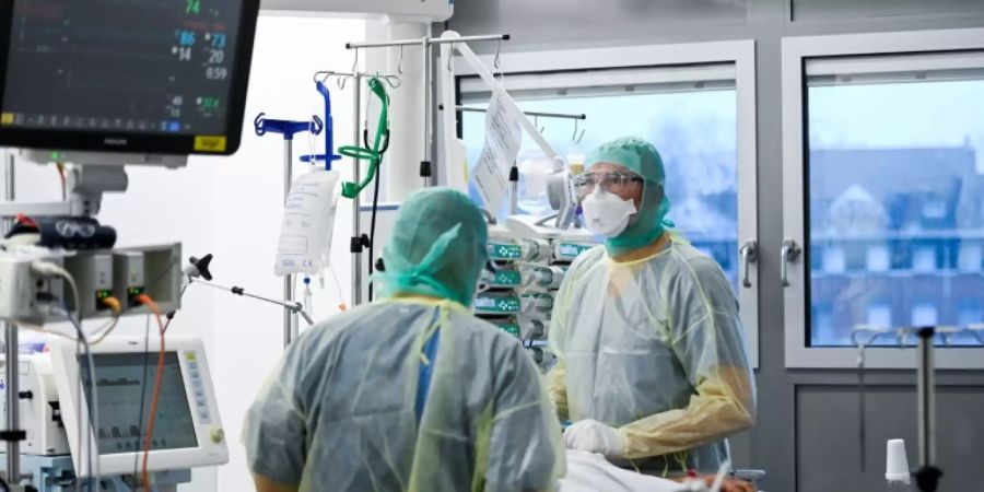 Versorgung von Corona-Patienten auf Intensivstation in Bochum