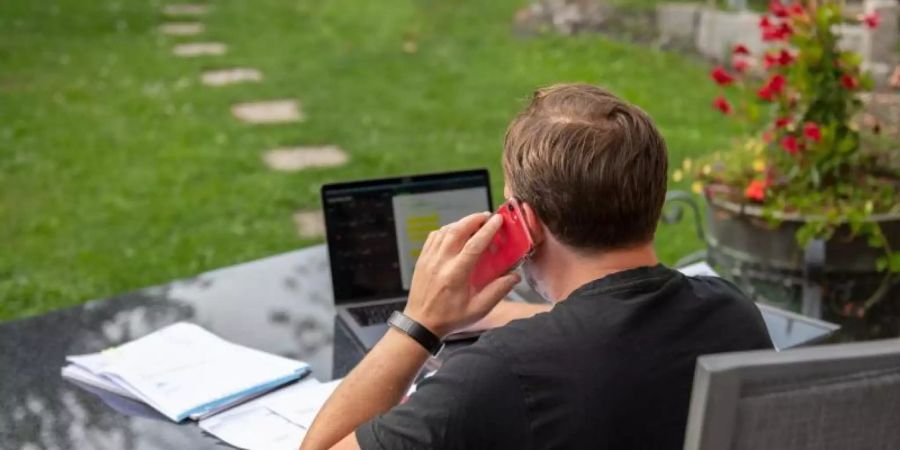 Laut einer Studie verbringen die Deutschen zu viel Zeit im Sitzen. Foto: Silas Stein/dpa/Archivbild