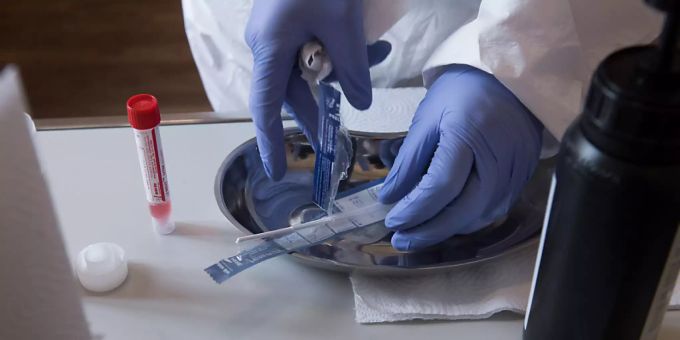 Auf die Grippesaison hin wurden im Tessin zwei Covid-19-Test-Checkpoints wiedereröffnet. Coronavirus