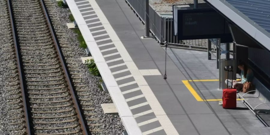 Schienen- und des Strassennetz